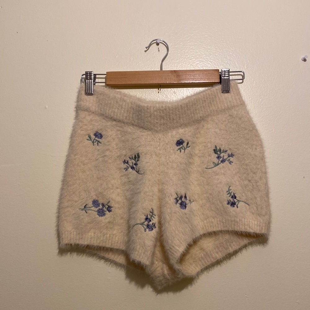 COTTON ON BODT EMBROIDERED SHORTS. Size M . EUC - Picture 1 of 9